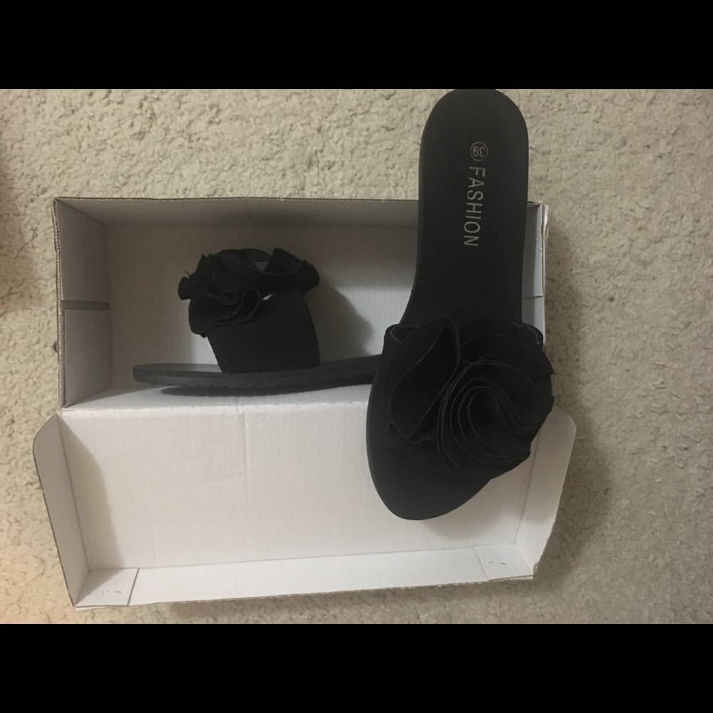 Black rose sandals